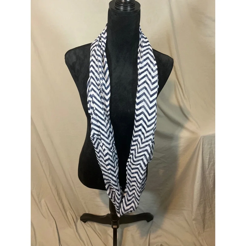 Unbranded Navy Blue White Chevron Zig Zag Lightweight Infinity Scarf Loop‎